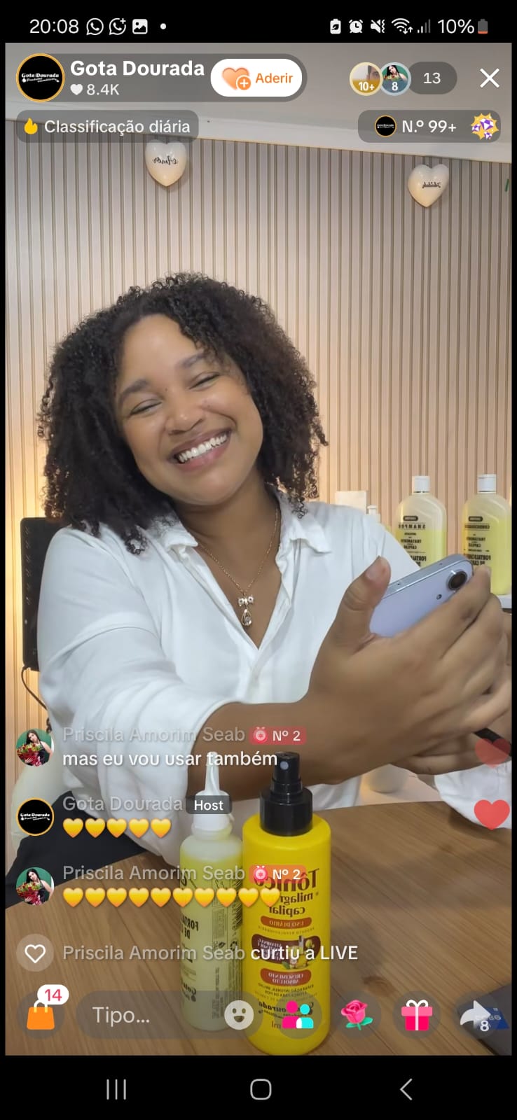 Live de beleza com afiliada apresentando produtos